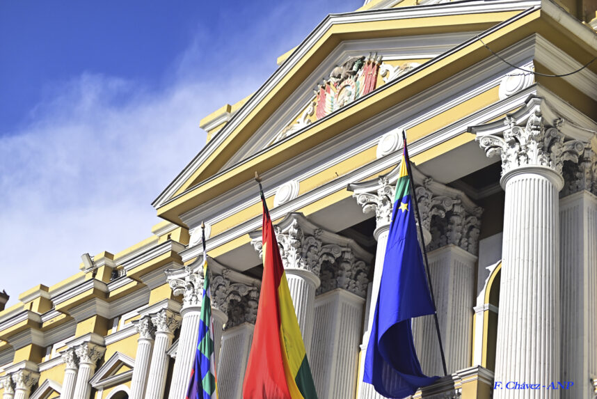 Frontis. Legislativo. jpg