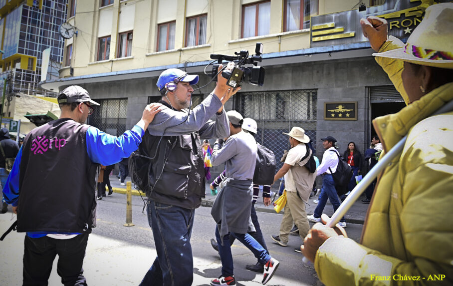 RTP. Camarógrafo. F.Chávez. 520